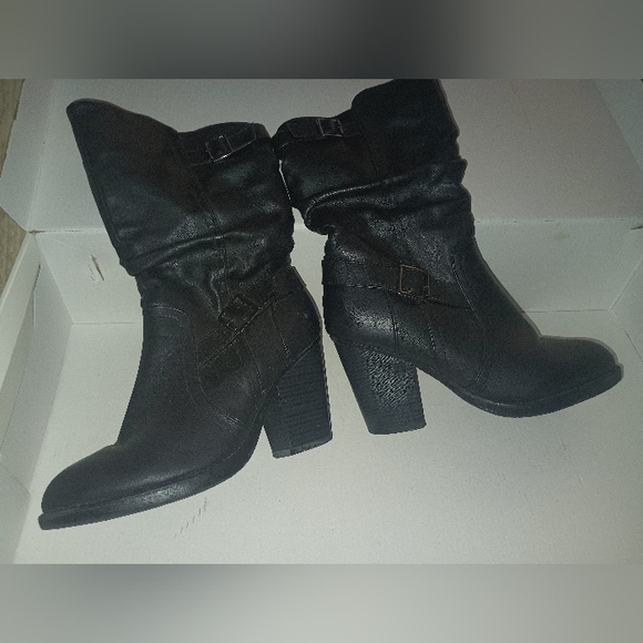 Rue etc! Boots - Picture 2 of 6